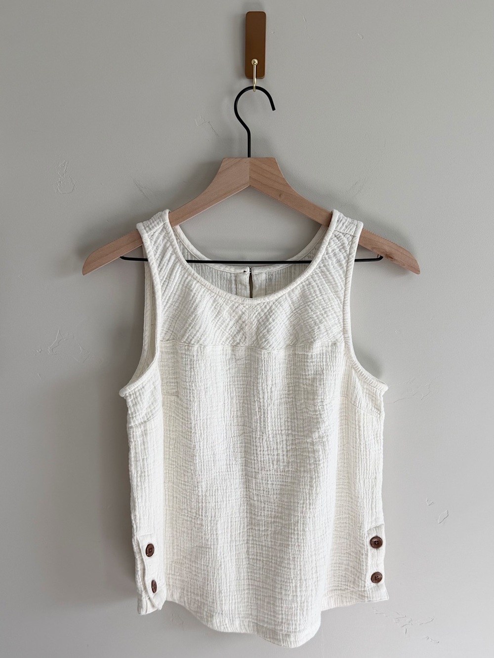 Kuhl Klover Cotton Gauze Tank in White - Picture 4 of 9